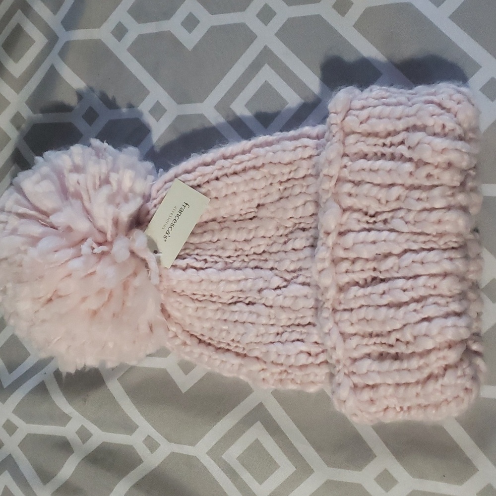 Francesca's Cable Knit Pom Beanie